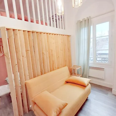 Gare Montparnasse,gorgeous1 Bedroom,close To Eiffel Tour,center , Stuning Place Apartment